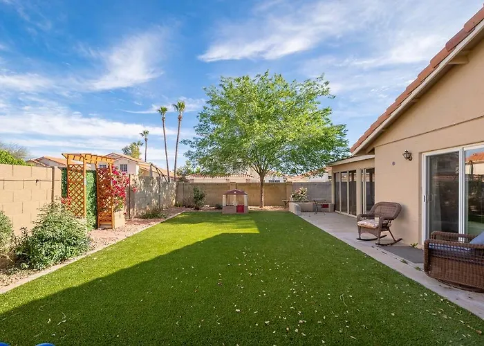 Sonoran Sunspot, Quiet Neighborhood, Sunroom Glendale